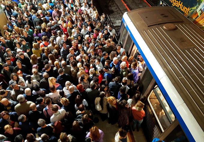 Metrorex, măsuri de urgență din cauza coronavirus: 'S-au luat măsuri pentru evitarea supraaglomerării staţiilor la orele de v&acirc;rf'