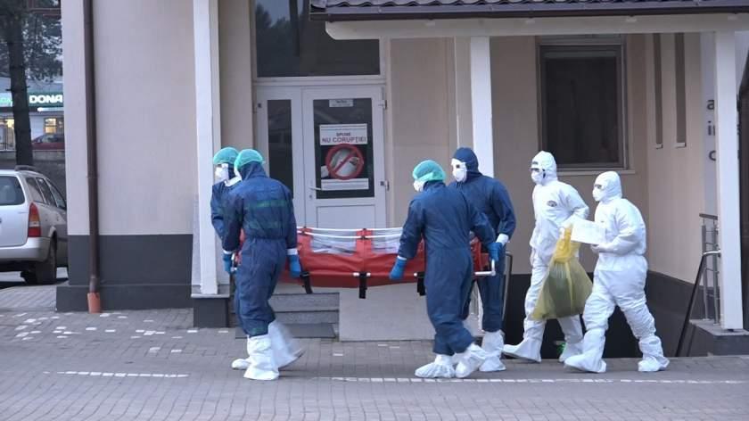 Un t&acirc;năr &icirc;ntors din Italia a amenințat pe Facebook că se sinucide. T&acirc;nărul fusese obligat de familie să stea &icirc;n carantină &icirc;n podul casei