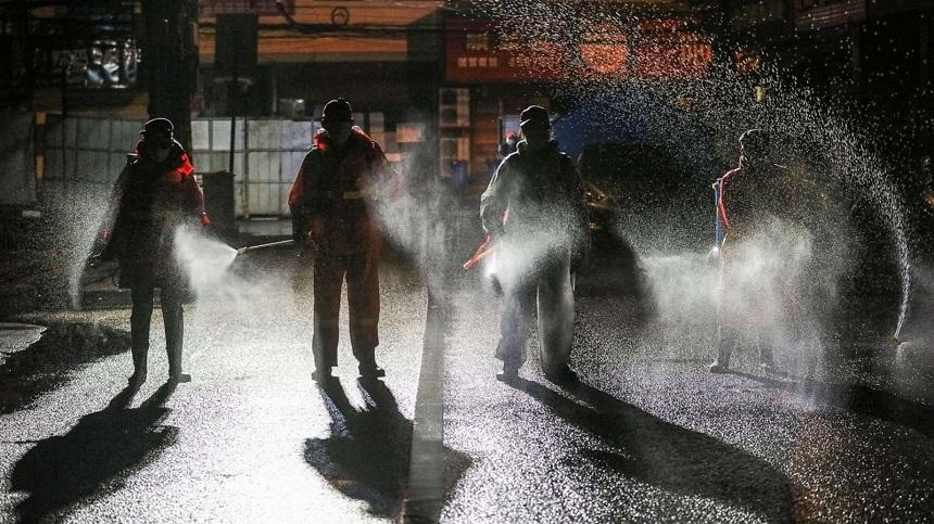 Dispersarea de dezinfectanţi &icirc;n aer &icirc;mpotriva coronavirusului este ineficientă şi poate pune &icirc;n pericol sănătatea oamenilor, potrivit experţilor