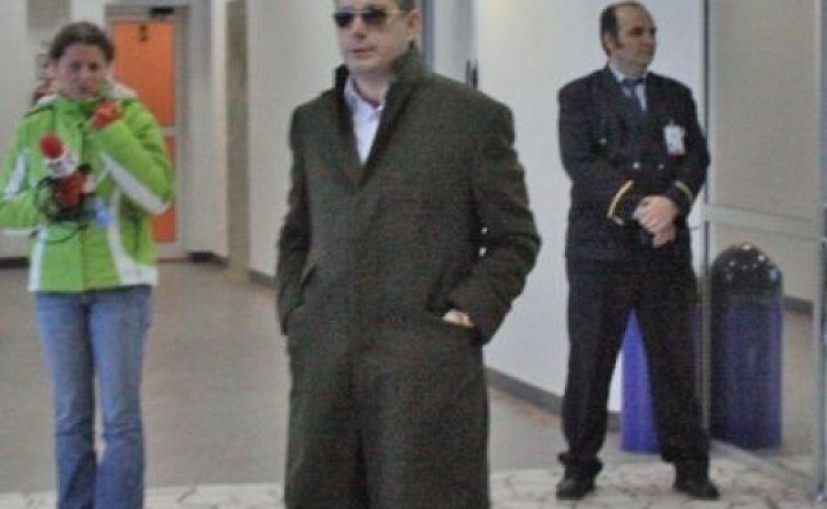 Răsturnare de situație! Cine este bărbatul care și-a &icirc;njunghiat soția, iar apoi s-a rănit ca totul să pară un atac