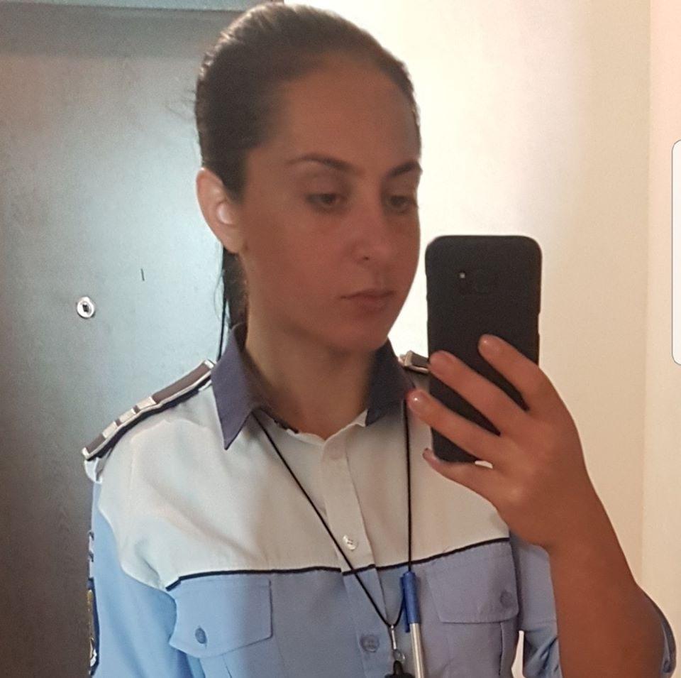 Polițistă revoltată de atacul la colegii săi care au bătut un t&acirc;năr pe stradă: &bdquo;Legile nu mai ajută poliţistul demult! Veţi fi t&acirc;lhăriţi şi jefuiţi de toţi aceia pe care COVID-ul i-a alungat de prin alte ţări&rdquo;