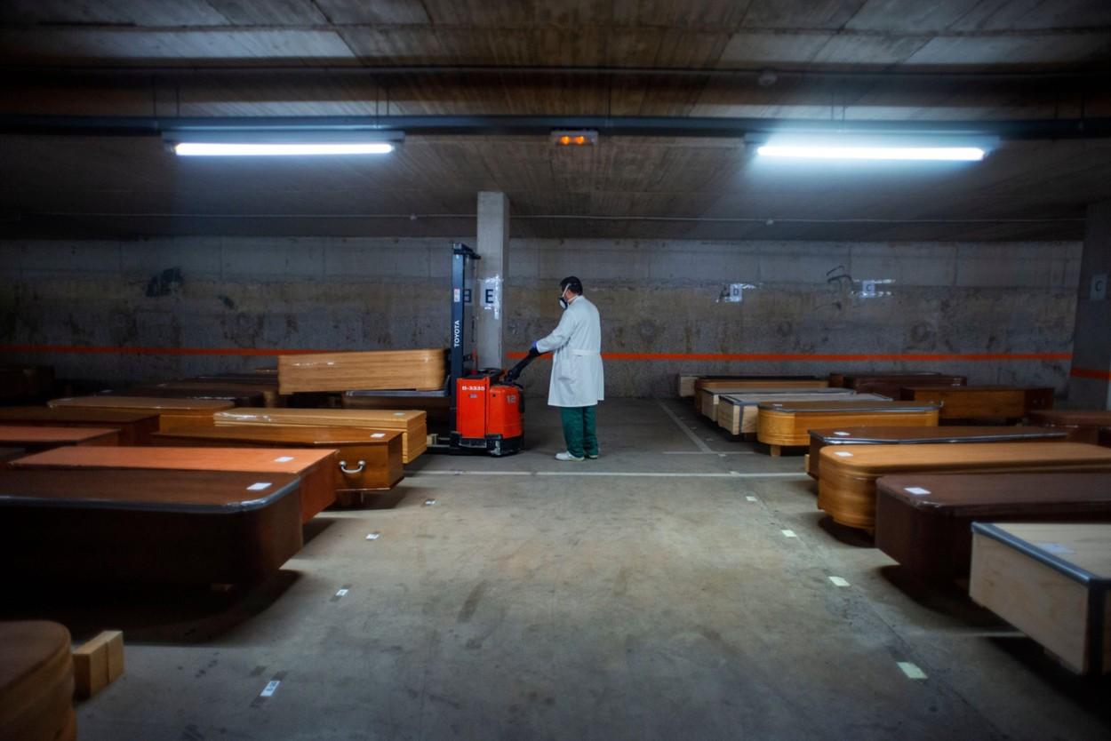 Bilanțul deceselor cauzate de noul coronavirus, la nivel mondial, a trecut de 100.000! Clasamentul celor mai afectate țări