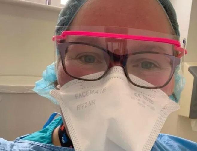 O asistentă și-a părăsit cei trei copii minori ca să lupte &icirc;n prima linie, alături de soțul ei: &rdquo;Nu ne-am putea ierta dacă la sf&acirc;rșitul zilei am aduce coronavirusul acasă!&rdquo;