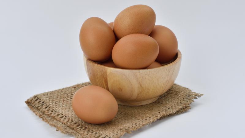 Atenție la ouăle pe care le cumperi de Paște! Știai că fiecare ou poartă informații ștanțate despre cum au fost crescute găinile