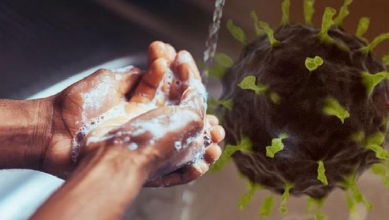 Spălatul pe mâini în mod frecvent, una din recomandările medicilor pentru a rpeveni Covid-19