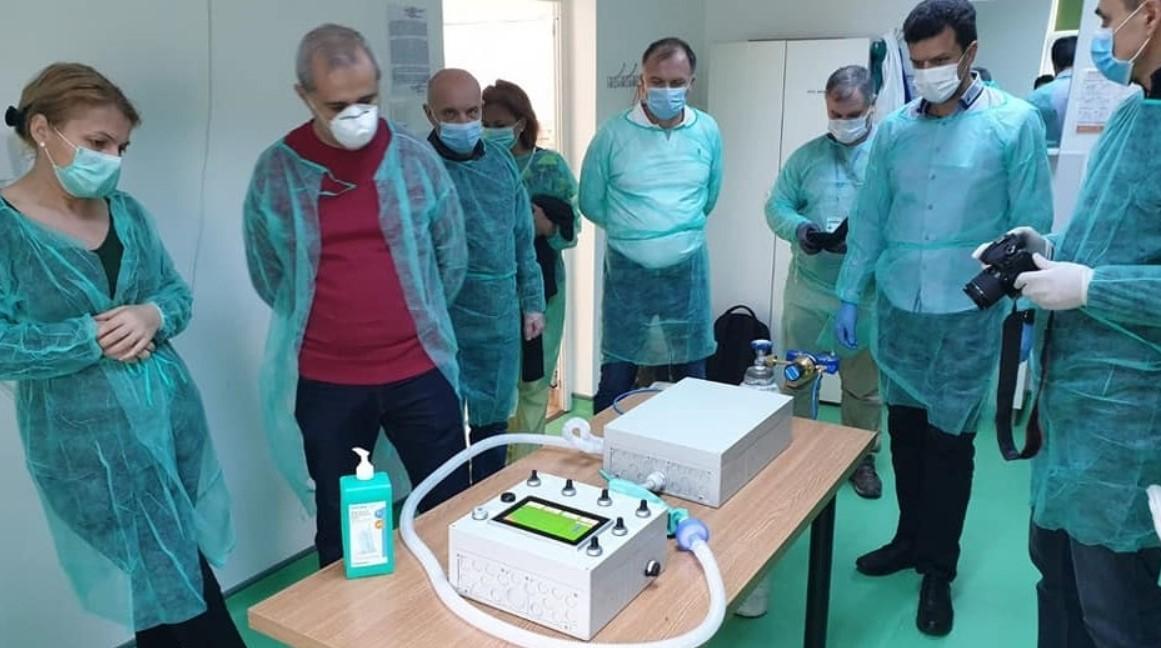 Primul ventilator rom&acirc;nesc pentru cazuri de insuficienţă respiratorie a trecut de prima etapă de omologare și va fi testat pe pacienți