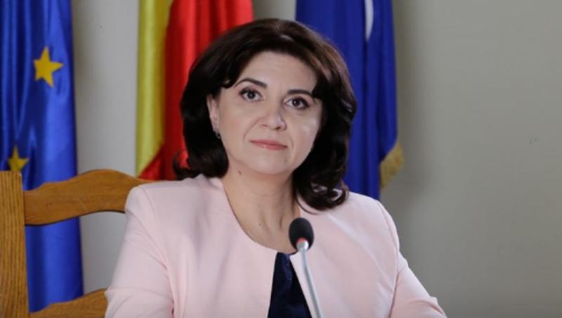 Monica Anisie, Ministrul Educației
