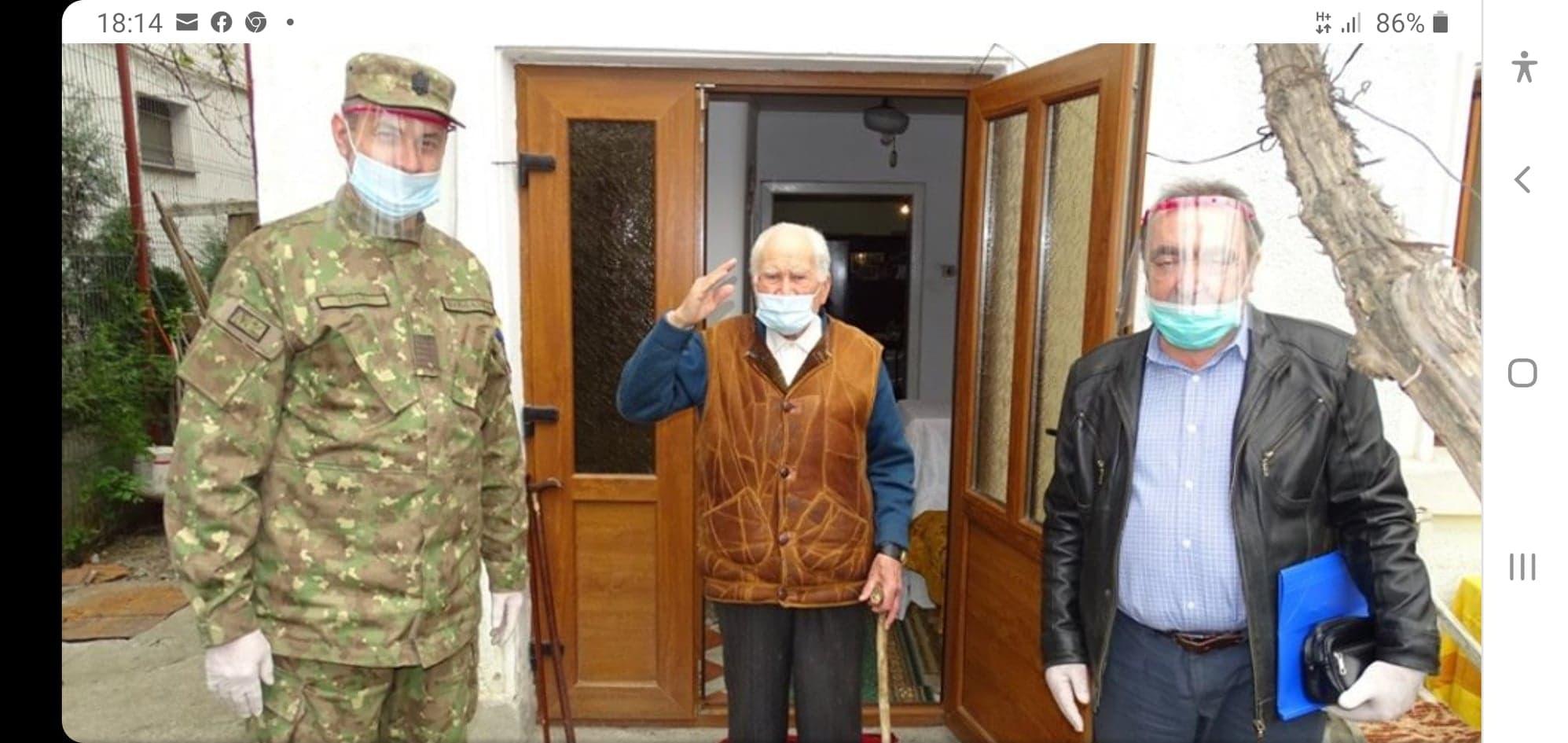 Veterani de război de 100, respectiv 101 ani, vizitați de militarii. Ce surprize le-au adus cu ei soldații