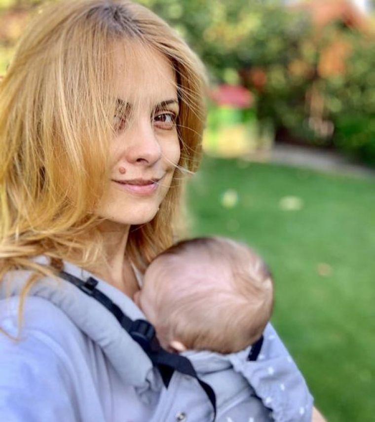 Simona Gherge, reacție dură după ce s-a aflat că polițiștii vor ajuta la &icirc;mpărțirea Sfintelor Paști: &rdquo;Credinţa nu se măsoară &icirc;n lumină sf&acirc;ntă sau &icirc;n prescură &icirc;mpachetată!&rdquo;