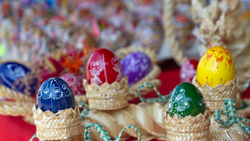 Cum vopsești ouăle de Paște, astfel încât culoarea să iasă perfectă. Tradiția din Joia Mare respectată de toate gospodinele