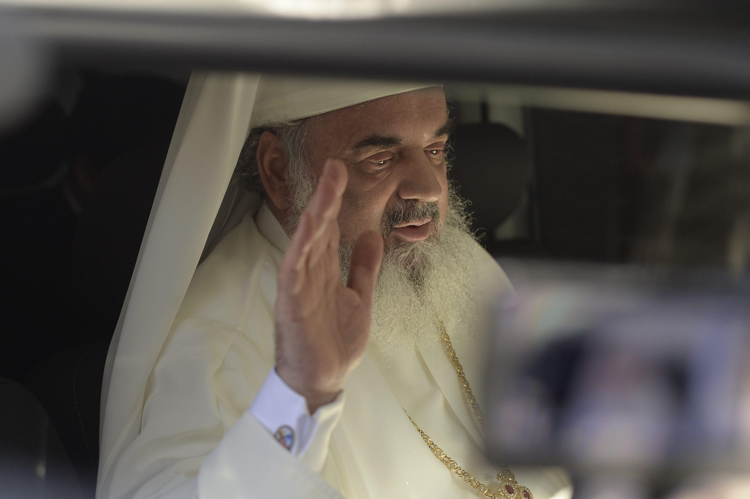 Patriarhul Daniel, mesaj pentru credincioși  după ce s-a revenit asupra deciziei de a permite prezența la Slujbele de &Icirc;nviere: "Biserica vrea să ajute"