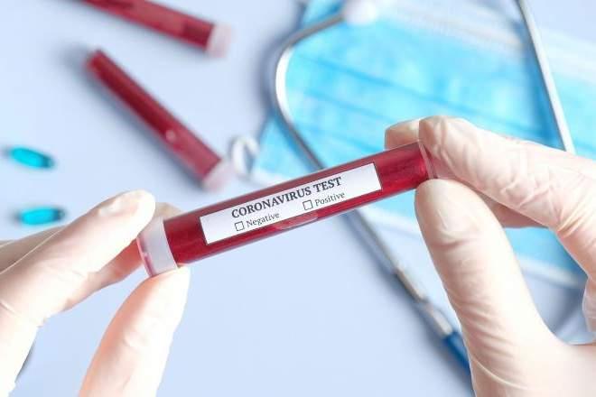 &Icirc;ncă un centru de bătr&acirc;ni este lovit de COVID-19. Circa 40 de persoane din D&acirc;mbovița, confirmate cu coronavirus