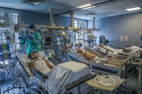 Dezvăluiri din spitalul de la Suceava: "Pacienții simt cioburi de striclă în plămâni. Te taie în interiorul pieptului şi este foarte dureros să respiri"