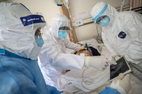 Coronavirusul afectează grav creierul! Medicii români au descoperit simptome alarmante: „Nu mai știu în ce an se află”