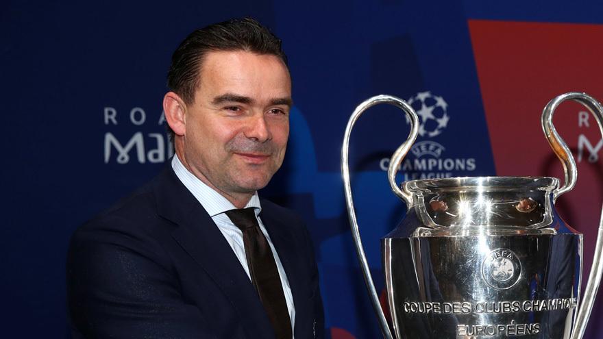 Overmars compară federaţia olandeză şi UEFA cu Donald Trump