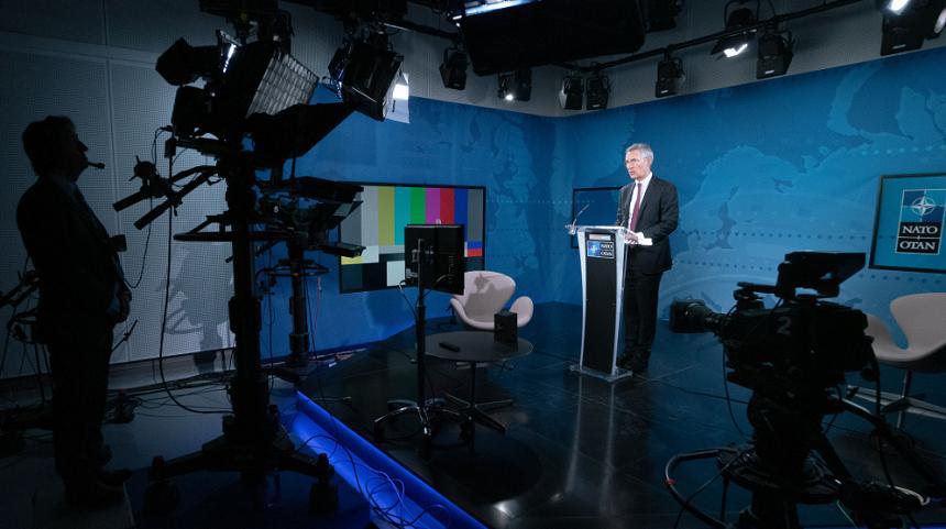 NATO vrea să evite ca criza covid-19 să devină o criză de securitate, avertizează Jens Stoltenberg &icirc;naintea unei reuniuni pe tema retragerii americane din Irak şi Afganistan