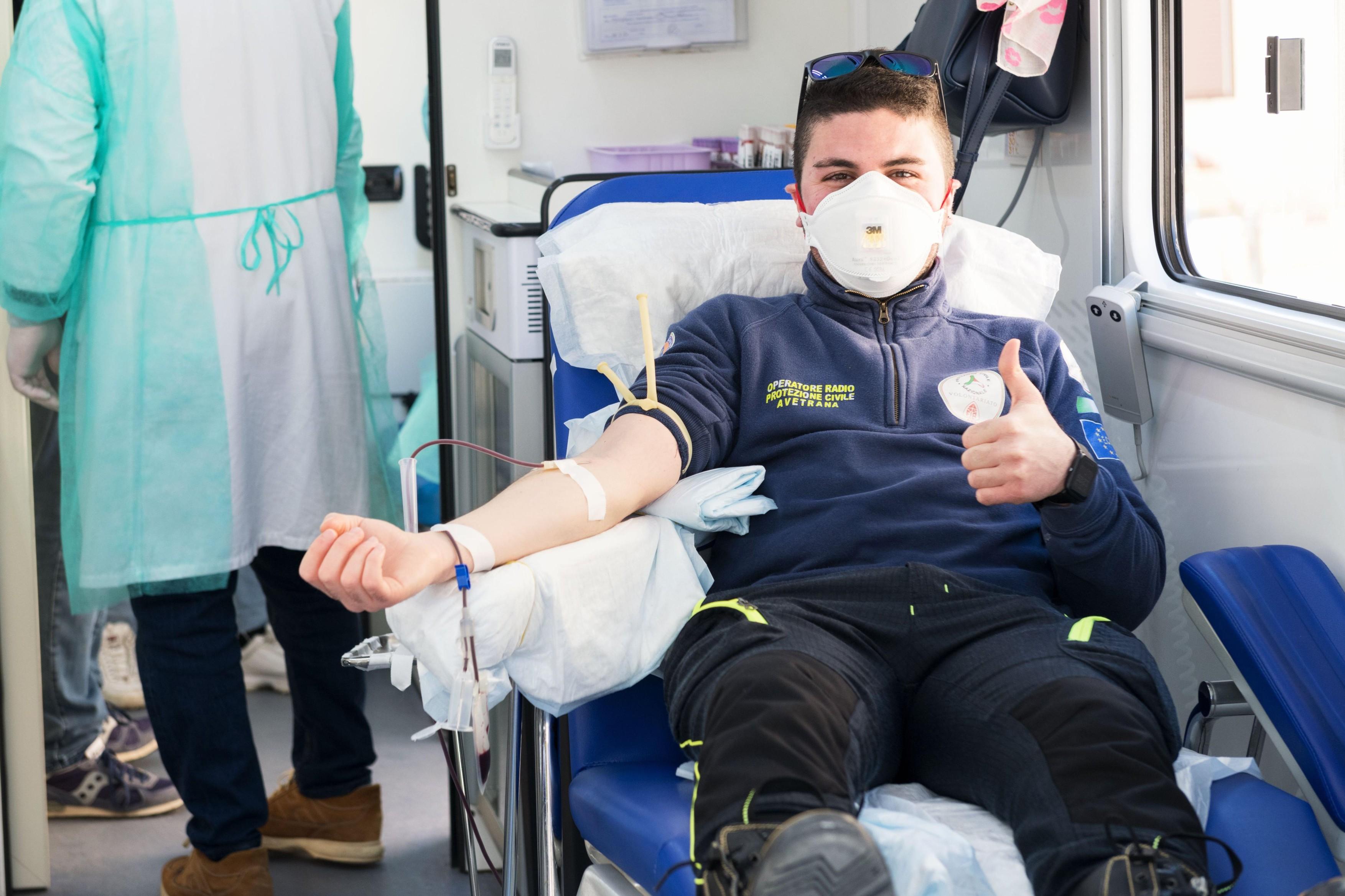 Cel mai bun tratament pentru COVID-19 &icirc;ncă nu poate fi aplicat &icirc;n Rom&acirc;nia. Cum pierdem, &icirc;n fiecare zi, donatori ce ar putea salva sute de oameni