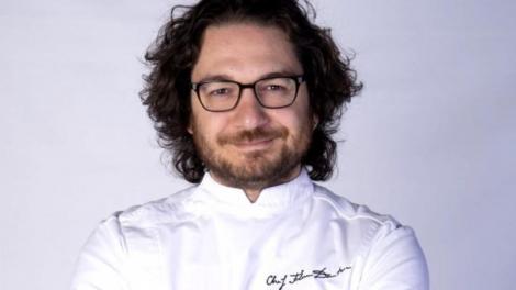 Chef Florin Dumitrescu, fără barbă! Cum arată juratul emisiunii Chefi la cuțite: „Ce ciudat e”