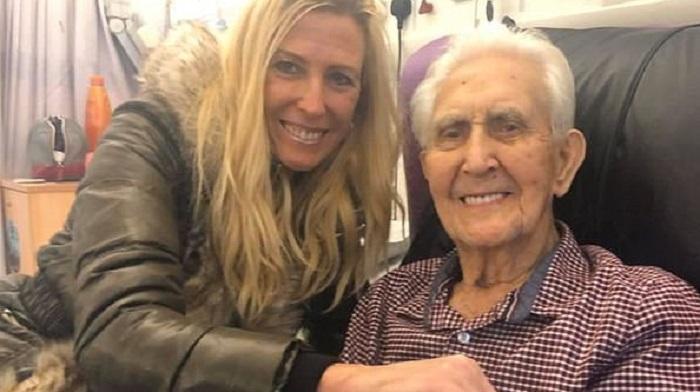 A murit cel mai bătr&acirc;n om care s-a tatuat și care s-a dat &icirc;ntr-un rollercoaster. Bărbatul care a dobor&acirc;t patru recorduri mondiale a dezvăluit secretul longevității sale