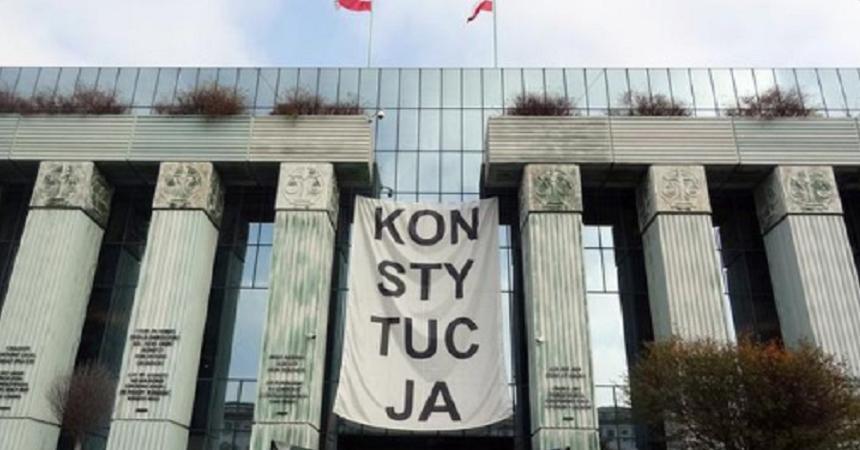 UE deschide o nouă procedură &icirc;mpotriva Poloniei cu privire la reducerea la tăcere a judecătorilor şi dă termen două luni guvernului PiS să răspundă acestor &icirc;ngrijorări