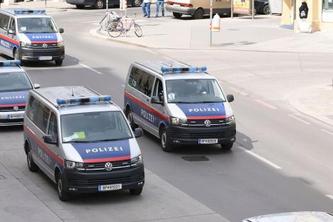 Alertă teroristă în Viena! Preşedintele austriac, Alexander Van der Bellen, evacuat în urma unei amenințări cu bombă