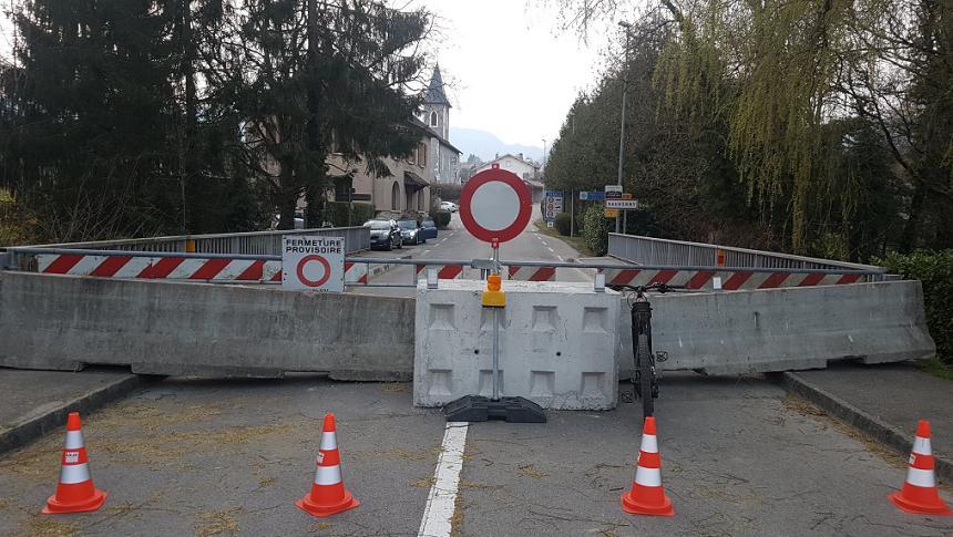 Controalele la frontiere &icirc;n Franţa, prelungite p&acirc;nă la sf&acirc;rşitul lui octombrie, din cauza &rdquo;ameninţării teroriste&rdquo; şi pandemiei covid-19