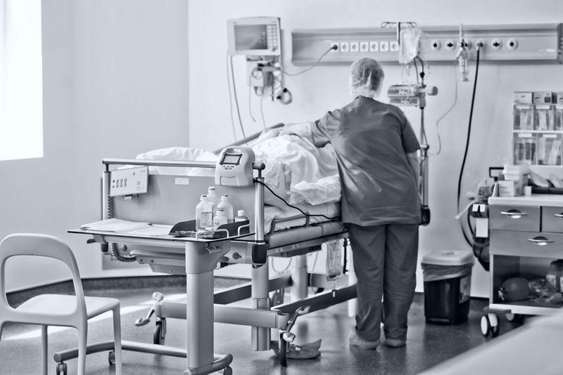 Un politician din Suceava a murit infectat cu noul coronavirus: &bdquo;I-au spus să se trateze acasă. Se topea pe zi ce trece&rdquo;