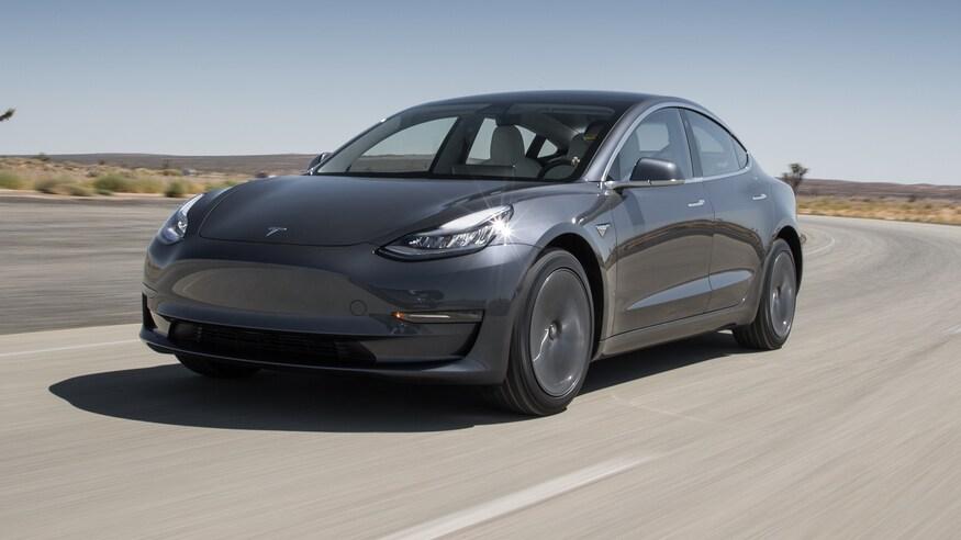 Tesla model 3: cât costă și care sunt cele mai importante avantaje ale acestei mașini