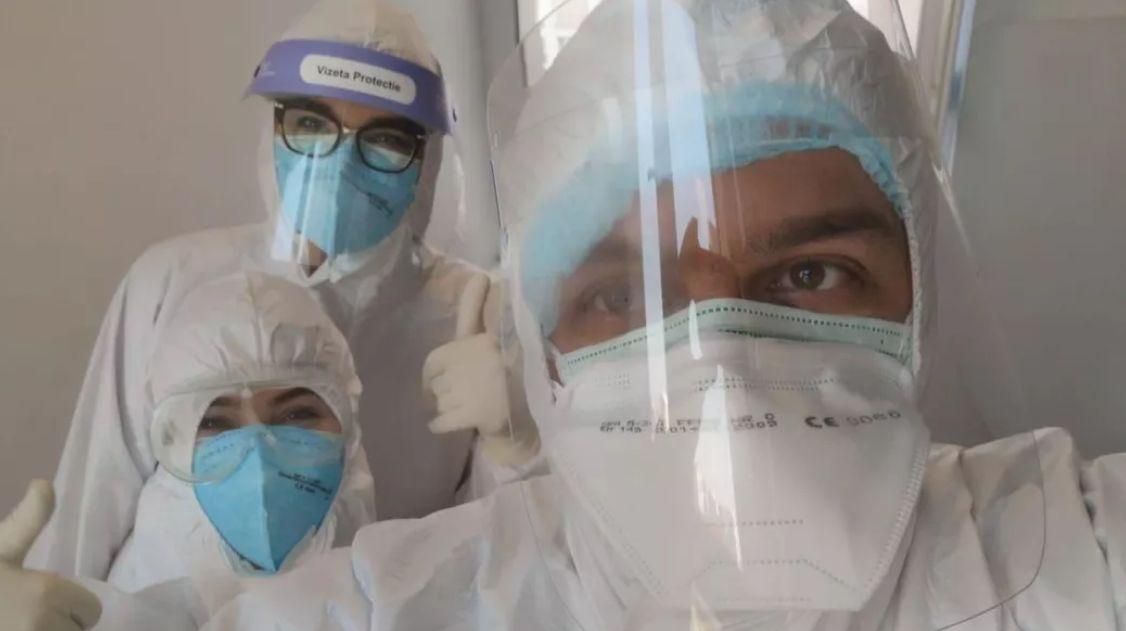 Un medic din Iași a ales să plece de l&acirc;ngă familie ca să lupte &icirc;n linia &icirc;nt&acirc;i la Suceava: &bdquo;Este un sacrificiu pe care mi-l asum&rdquo;