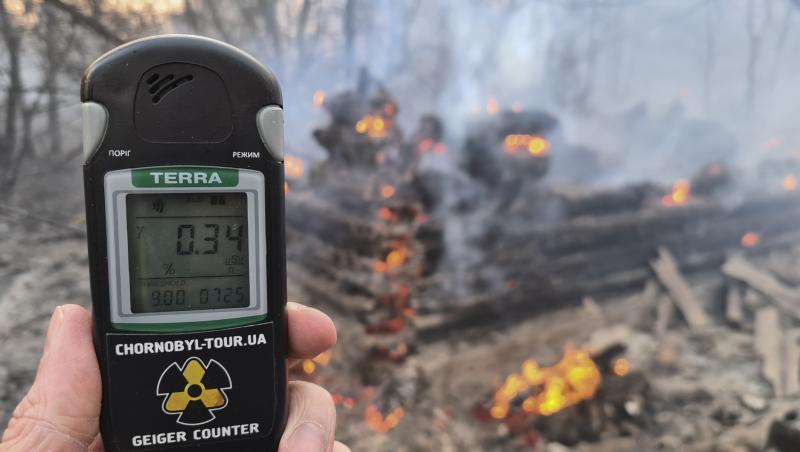 Un incendiu puternic a izbucnit la o pădure de lângă Cernobîl