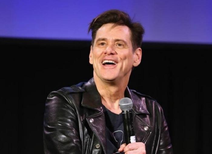 &bdquo;Memoirs and Misinformation&rdquo;, romanul parţial autobiografic al actorului Jim Carrey, publicat &icirc;n octombrie