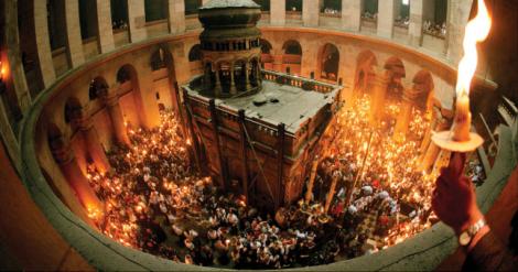De unde vine anul acesta Lumina Sfântă de Înviere. Patriarhia Română anunță că va respecta tradiția de Paște