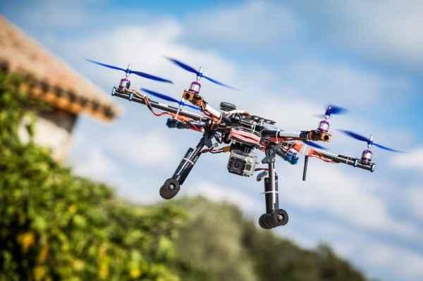 Primul oraș din Rom&acirc;nia monitorizat cu drone! Măsură va fi impusă pentru a verifica dacă oamenii respectă izolarea
