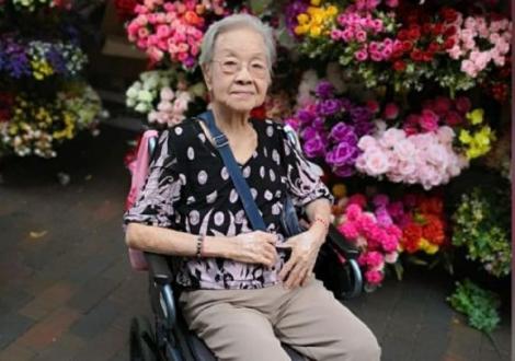 Are 102 ani, cinci copii, 11 nepoţi şi 13 strănepoţi și s-a vindecat de coronavirus. Femeia se infectase la căminul de bătrăni