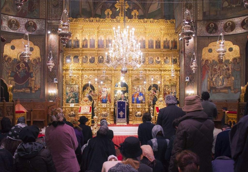 Cum se vor ține slujbele la biserici, după 15 mai! Ce va fi obligatoriu pentru credincioși! Klaus Iohannis: &bdquo;Va fi obligatoriu!&rdquo;