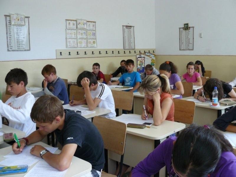 Ce se &icirc;nt&acirc;mplă cu elevii și profesorii care revin la școală de pe 1 iunie pentru pregătirea examenelor. Anunțul de ultimă oră făcut de ministrul Economiei