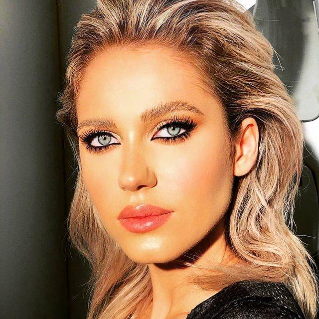 Schimbare de look pentru una dintre cele mai frumoase actrițe de la noi! O știai blondă, dar stai să vezi cum arată acum! | FOTO