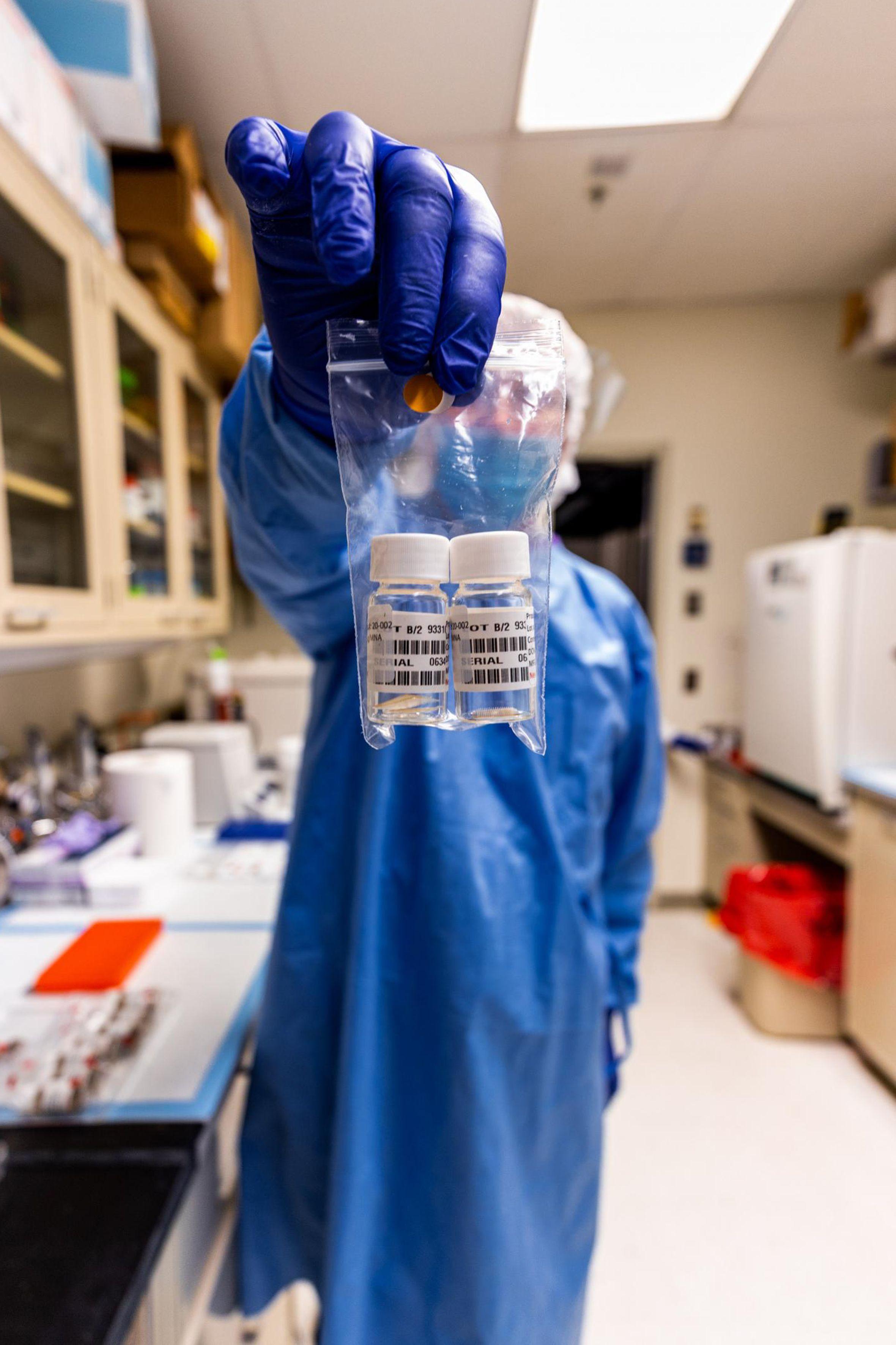 Nu scăpăm de coronavirus! Vaccin pentru Covid-19, abia peste doi ani. P&acirc;nă atunci, respectați regulile de prevenire a infectării, avertizează un expert elvețian