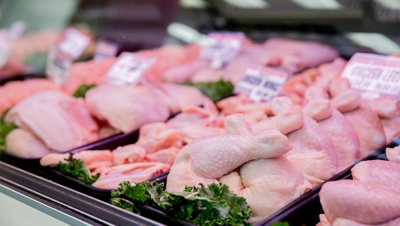 Tone de carne de pasăre, contaminată cu Salmonella
