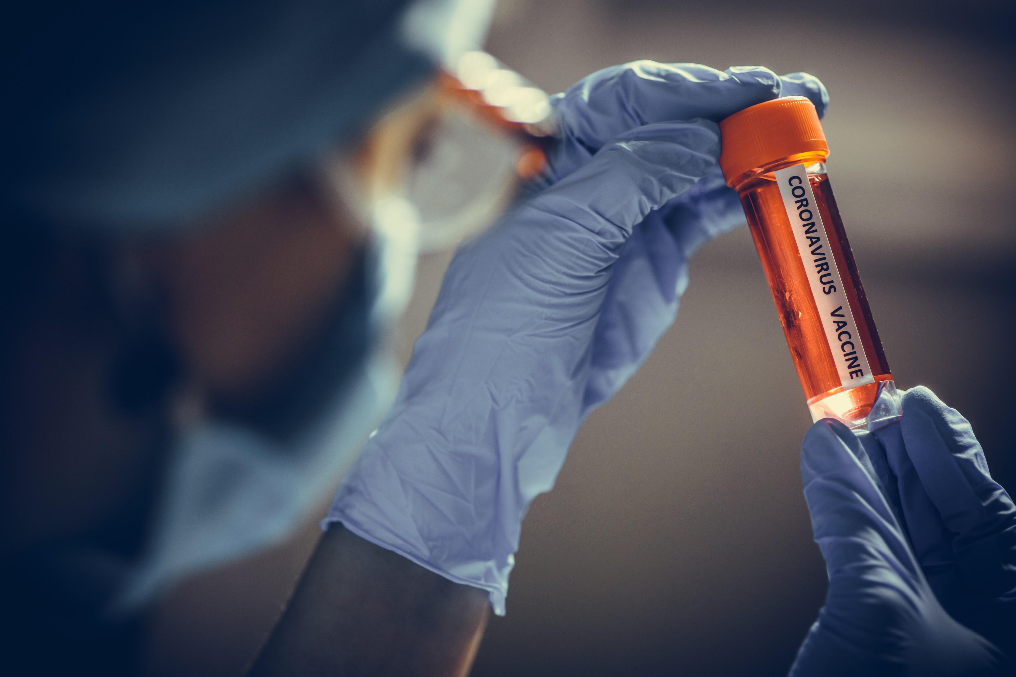 Adevărul despre vaccinul anti-coronavirus: 2.500 de oameni l-au primit deja! Anunțul a fost făcut abia acum. De ce nu este pus &icirc;n v&acirc;nzare?