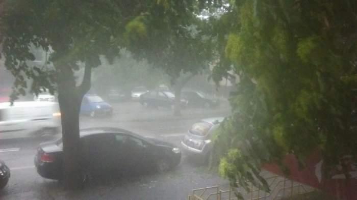 Ploi torențiale, vijelii și grindină, &icirc;n mai multe zone din țară, &icirc;n următoarele ore! Care sunt zonele vizate&nbsp;