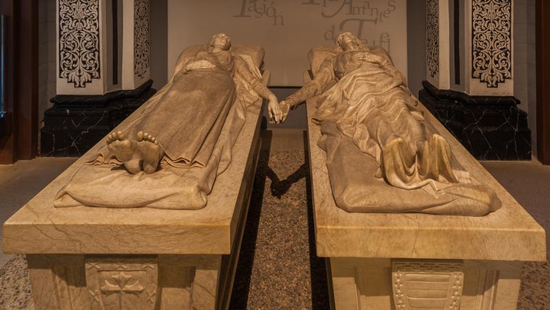 Cele două sicire, alăturate, opera sculptorului Juan de Avalos y Taborda