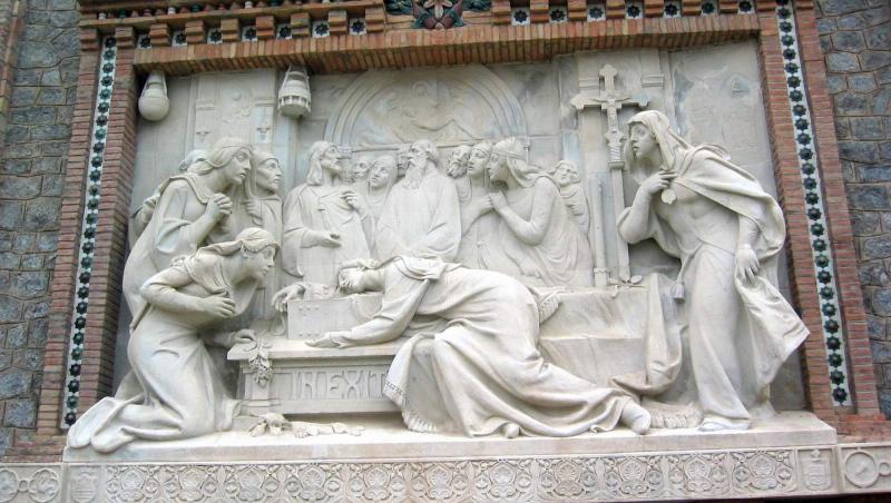 Detaliu din opera sculptorului Aniceto Marinas, 1921, cu moartea fetei. Din 1996, în Teruel se desfășoară un festival de teatru medieval, ce reface, an de an, nunta petrecută acum opt secole, precum și ceea ce a urmat după