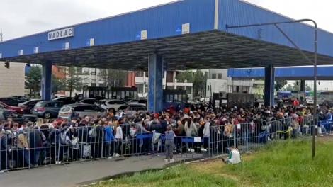 Revoltător! Românilor care intră în țară li se cer, la graniță, sute de euro pentru a fi duși în județele de domiciliu, pentru izolare