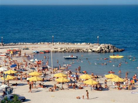 Cum va arăta concediul petrecut pe litoralul românesc. Reguli pe care trebuie să le respecte turiștii pe plajă