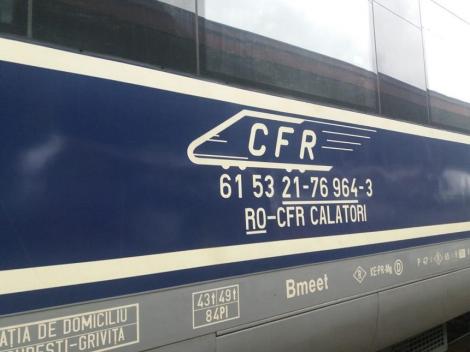 Călători fără mască de protecţie şi vagoane pline la un tren Regio Sinaia-Bucureşti. Explicaţiile CFR Călători