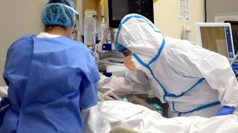 Încă un deces în rândul cadrelor medicale din România. O asistentă în vârstă de 46 de ani a murit în urma infecției cu COVID-19