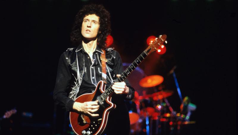 Brian May, legendarul chitarist al trupei Queen, a ajuns în stare gravă la spital