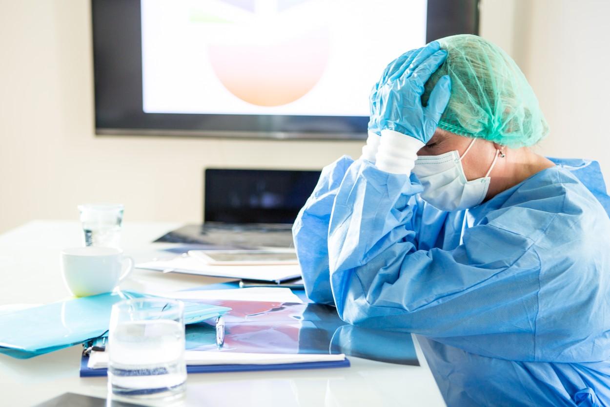 Folosirea hidroxiclorochinei &icirc;n tratarea pacienților cu COVID-19, suspendată de OMS! Ce efecte are, de fapt