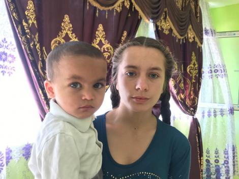 „Nu vrei să vă dau o fată?”. O româncă a fost adoptată de o familie de căldărari. Cum arată viața „Reginei” acum, după aproape 20 de ani